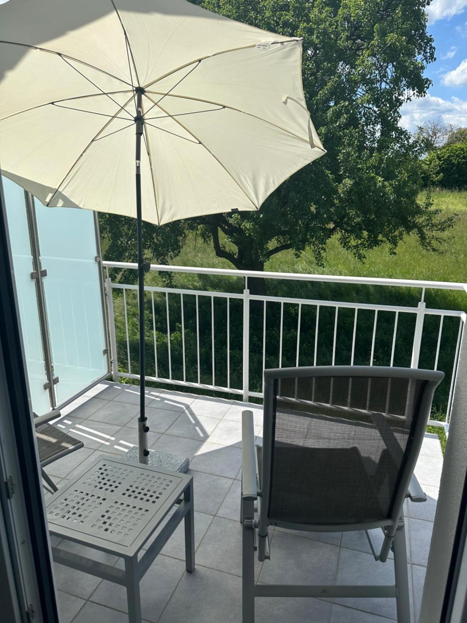 2-Zimmer-Ferienwohnung Mit Hotelservice Und 2 Balkons - Golf, Bike Und Wellness Im Markgraeflerland Bad Bellingen Exterior foto