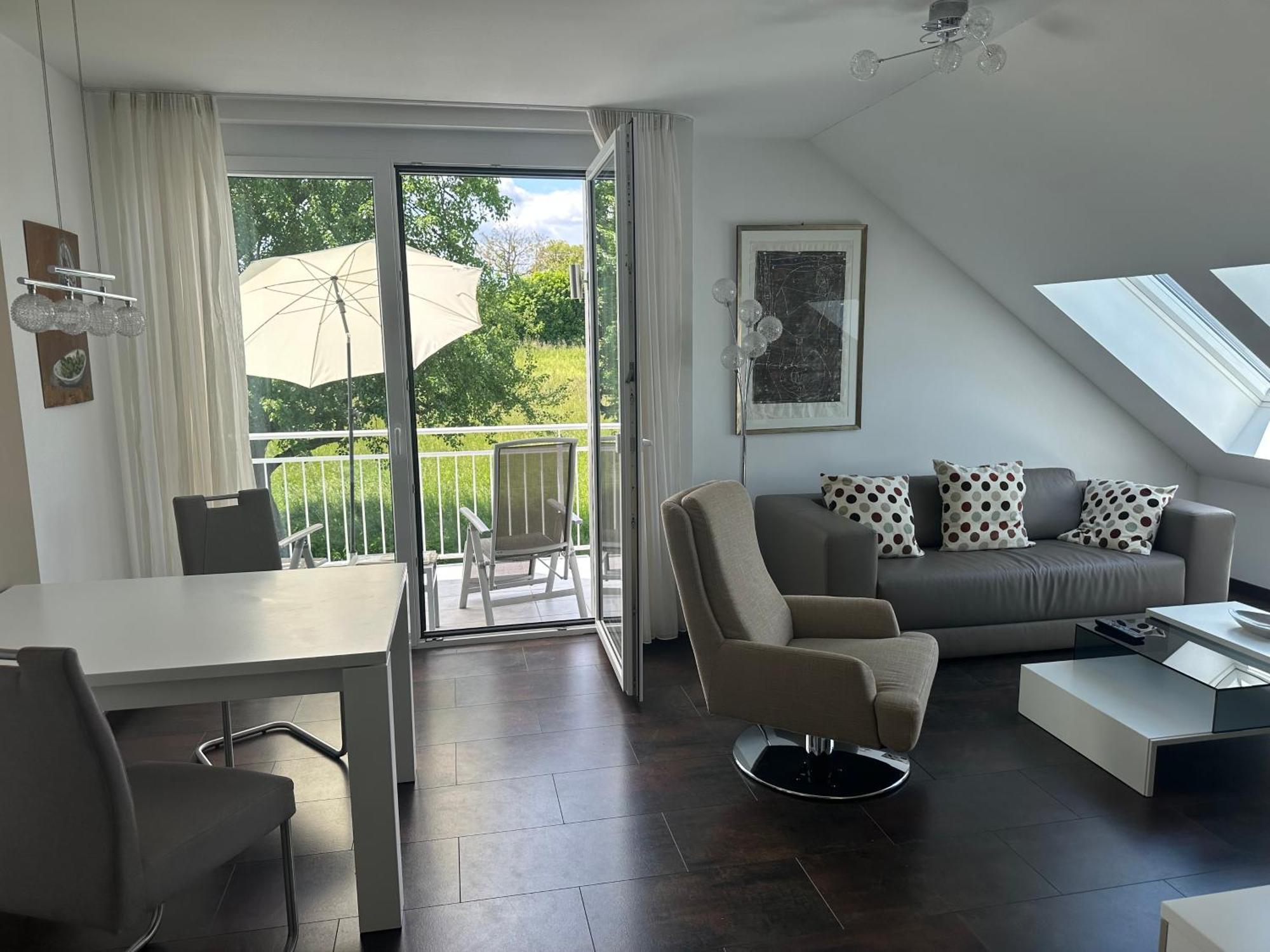 2-Zimmer-Ferienwohnung Mit Hotelservice Und 2 Balkons - Golf, Bike Und Wellness Im Markgraeflerland Bad Bellingen Exterior foto