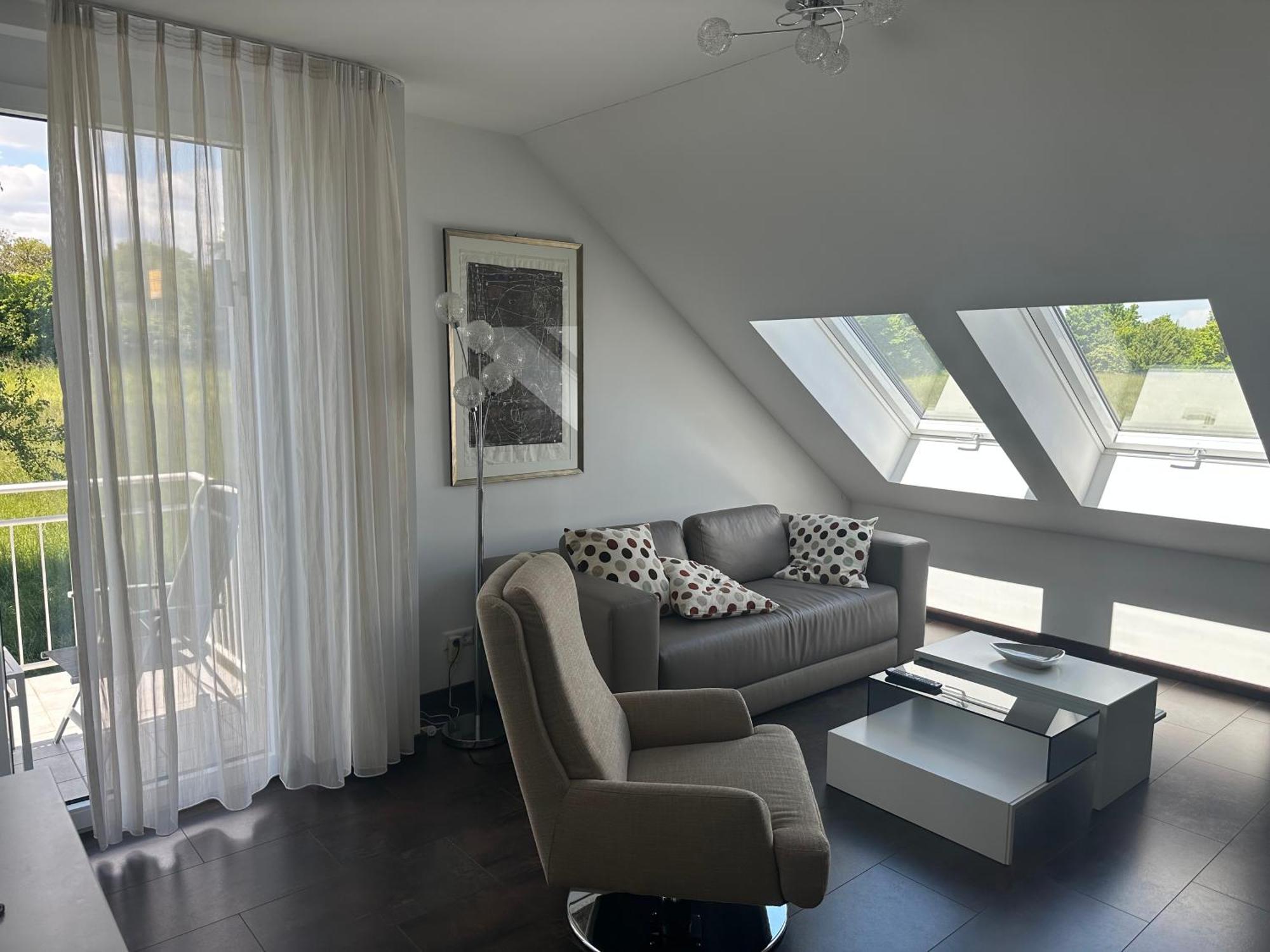 2-Zimmer-Ferienwohnung Mit Hotelservice Und 2 Balkons - Golf, Bike Und Wellness Im Markgraeflerland Bad Bellingen Exterior foto